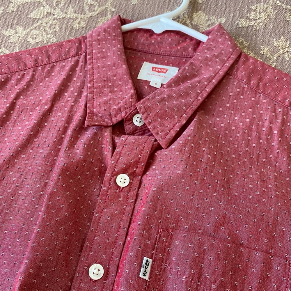 Levi’s Short Sleeve Button-Up Shirt